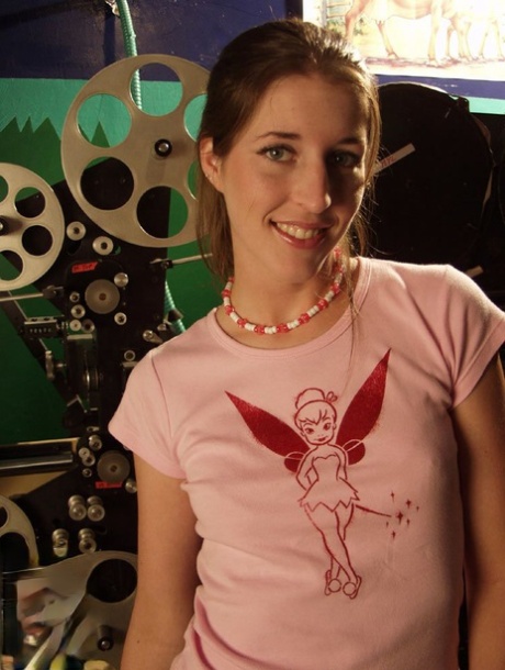 Brunette chick Haley undresses before dildoing in projectionist booth 90160593