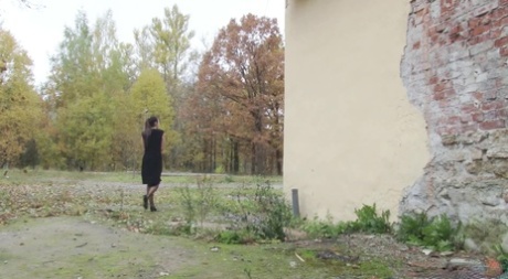 White girl Diana Sweet gets caught taking a piss behind a building 22212599