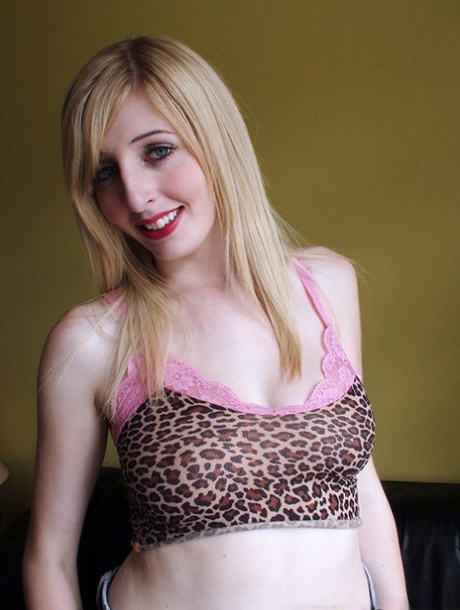 Blonde girl with red lips Jessica Jensen shows her bald twat in mesh stockings 58556759